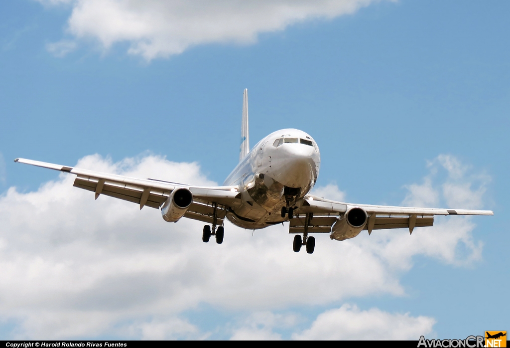 HR-AVR - Boeing 737-232/Adv - Easy Sky