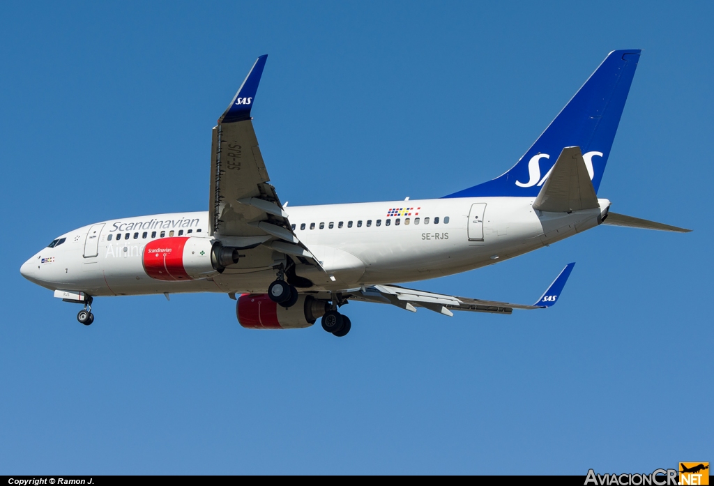 SE-RJS - Boeing 737-76N - Scandinavian Airlines (SAS)