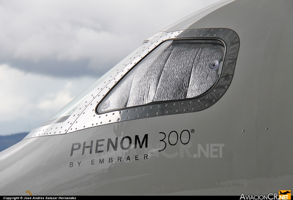 M-BEAR - Embraer Phenom 300 - Privado