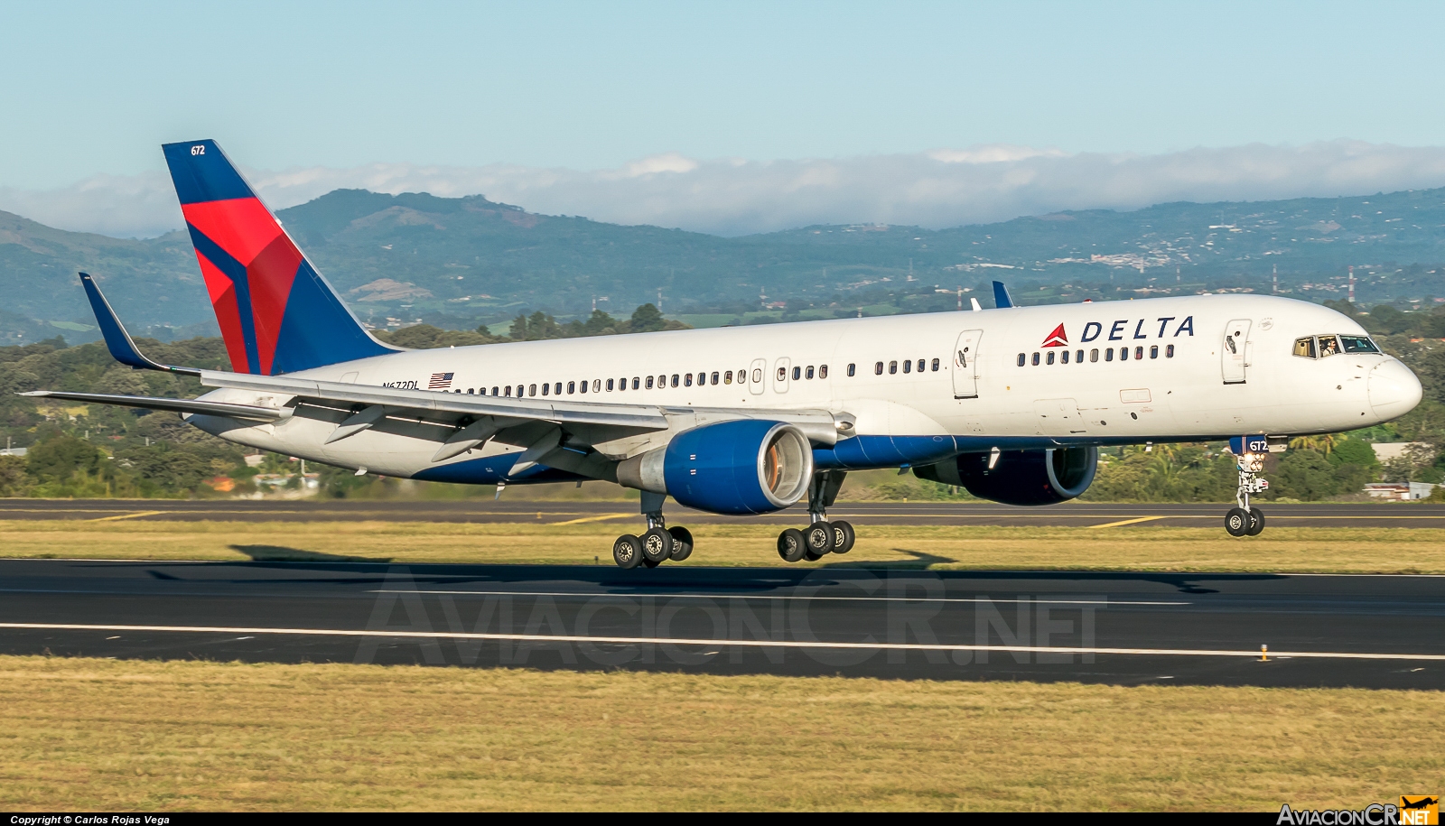 N672DL - Boeing 757-232 - Delta Air Lines