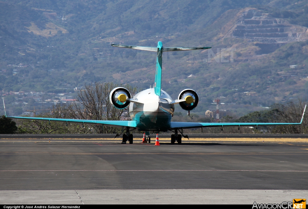 C-FKMC - Bombardier 605 Challenger - Privado