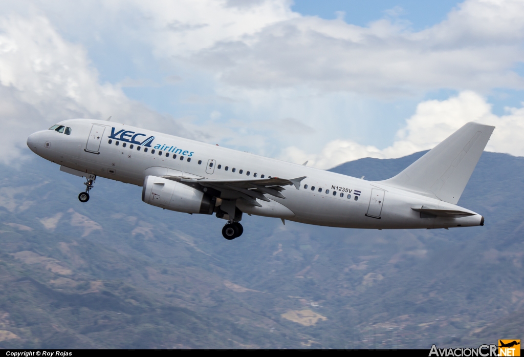 N1235V - Airbus A319-132 - VECA