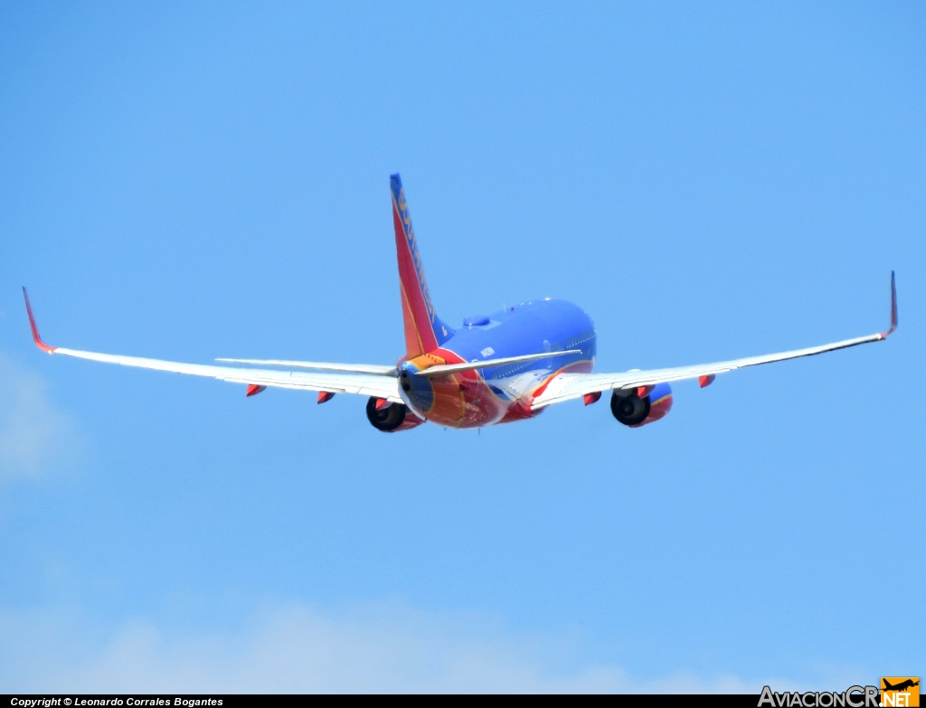 N482WN - Boeing 737-7H4 - Southwest Airlines