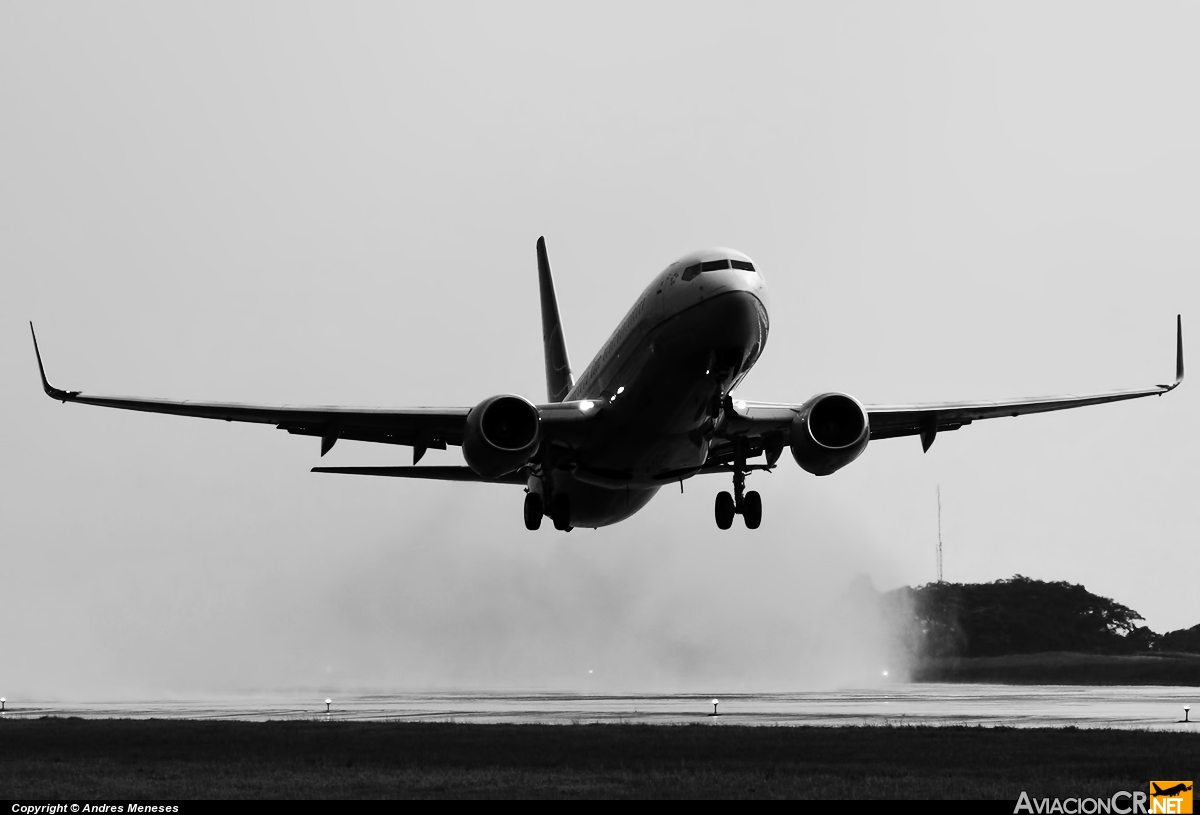 N73256 - Boeing 737-824 - United Airlines