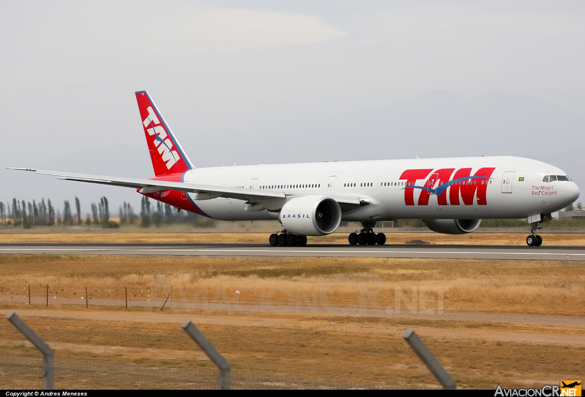 PT-MUG - Boeing 777-328/ER - TAM Linhas Aéreas