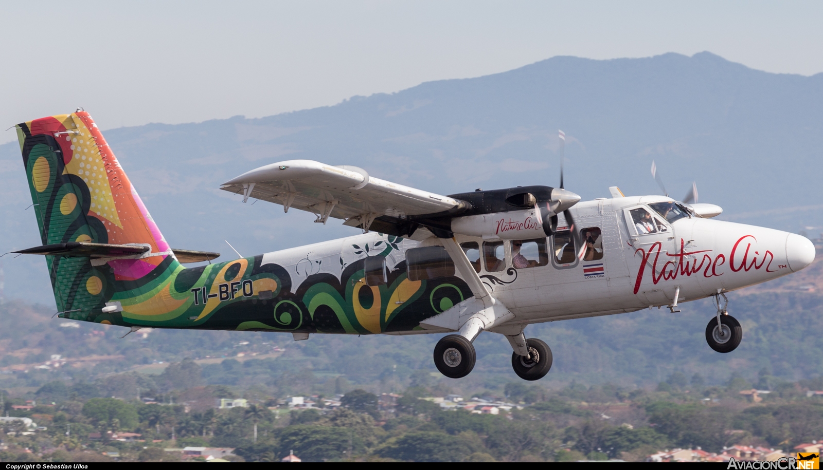 TI-BFO - De Havilland Canada DHC-6-300 Twin Otter/VistaLiner - Nature Air