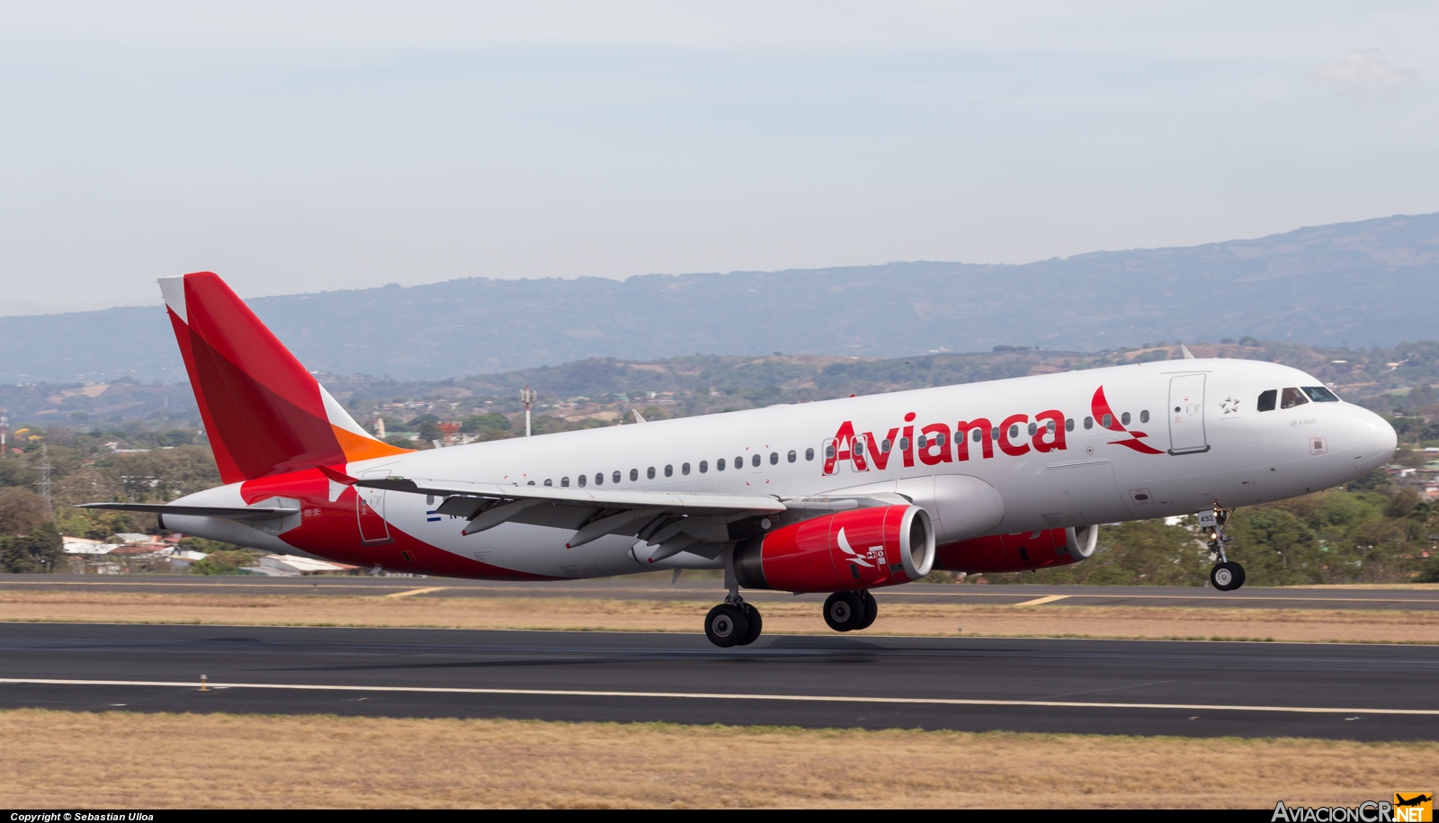 N492TA - Airbus A320-233 - TACA