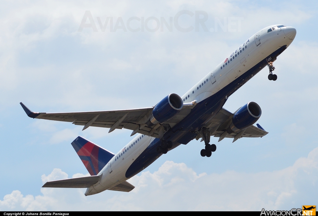 N6702 - Boeing 757-232 - Delta Air Lines