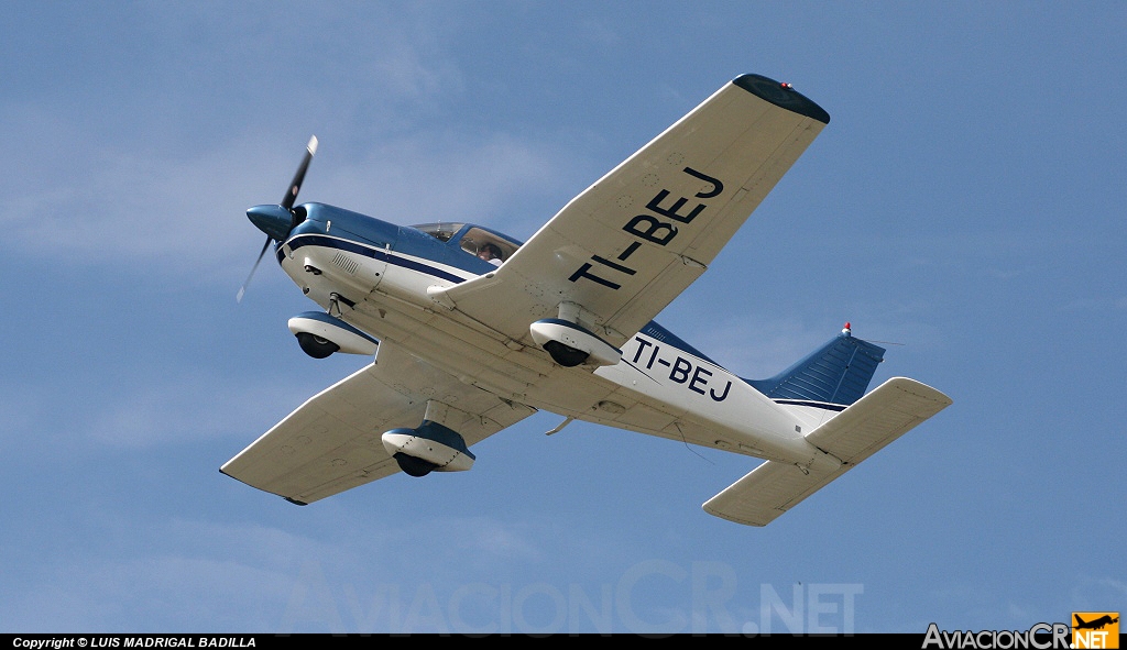 TI-BEJ - Piper PA-28-181 Archer II - CPEA - Escuela de Aviación