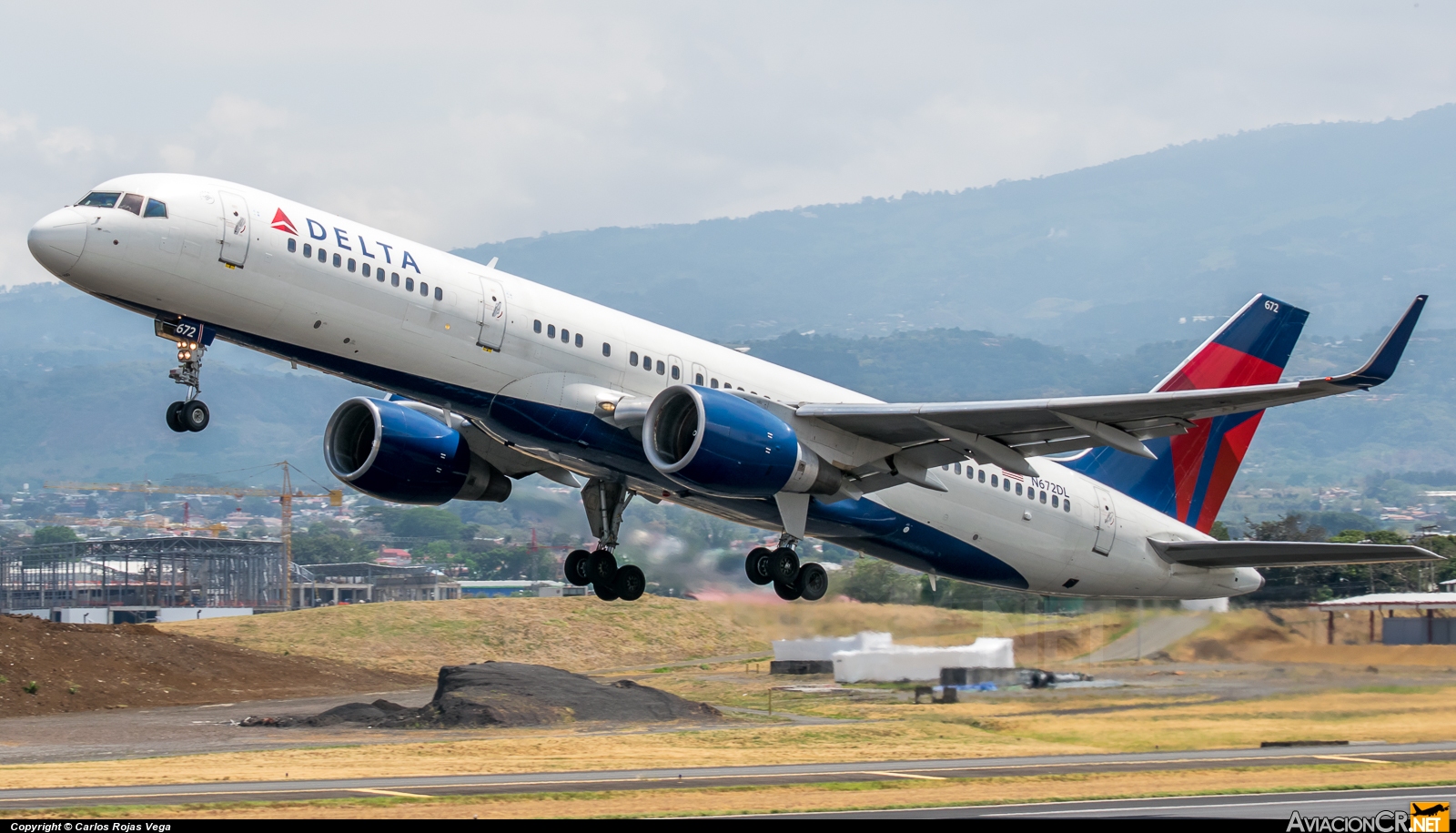 N672DL - Boeing 757-232 - Delta Air Lines