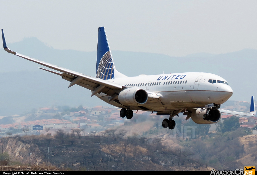 N39728 - Boeing 737-724 - United Airlines