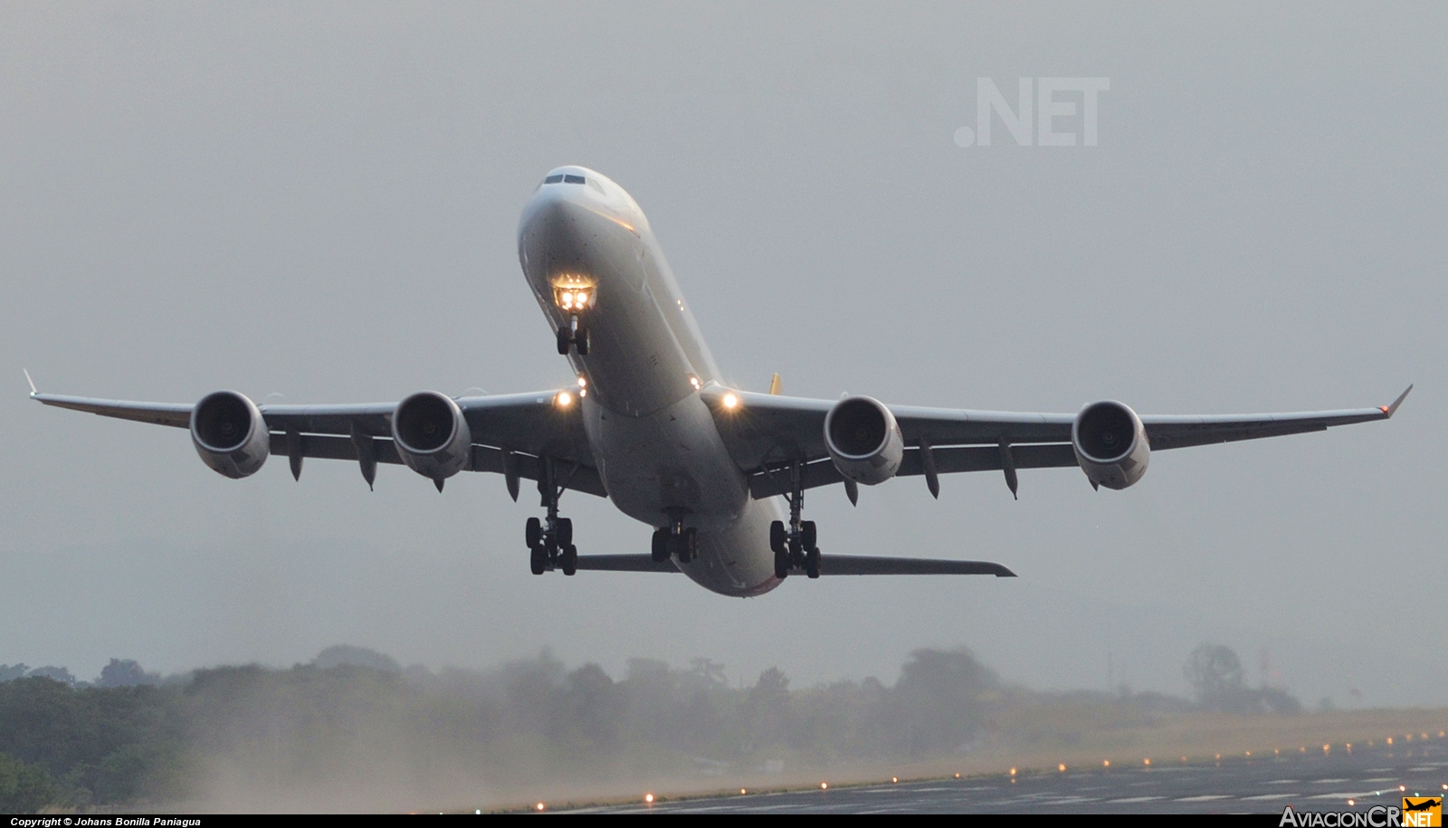 EC-LEV - Airbus A340-642 - Iberia