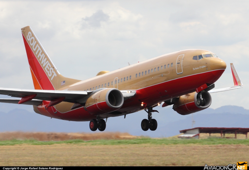 N711HK - Boeing 737-7H4 - Southwest Airlines