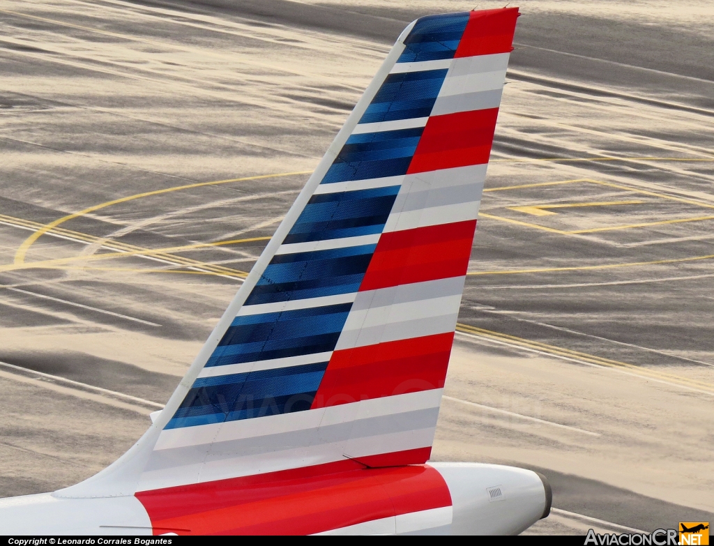 N700UW - Airbus A319-112 - American Airlines