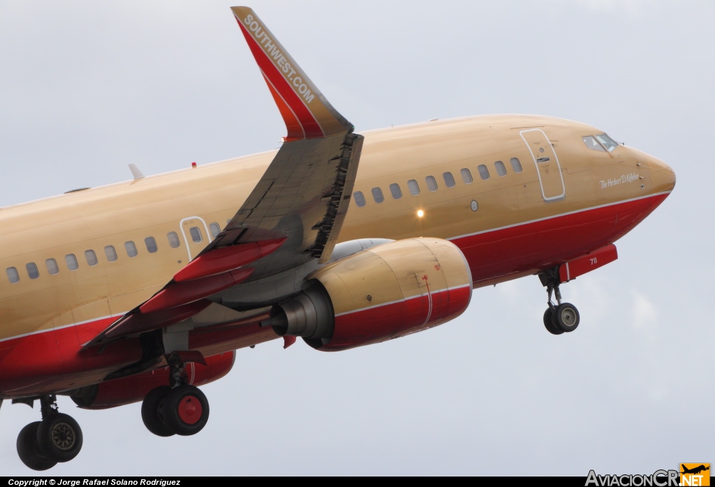 N711HK - Boeing 737-7H4 - Southwest Airlines