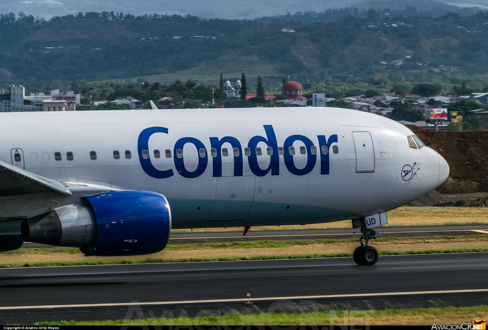 D-ABUD - Boeing 767-330/ER - Condor