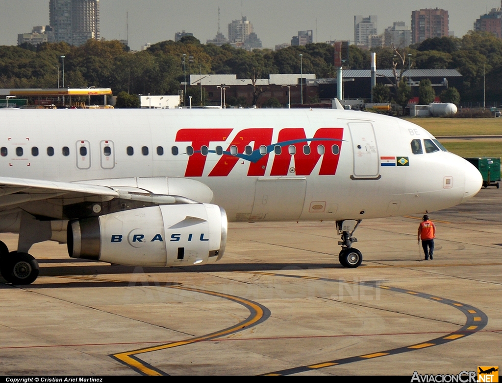 PR-MBE - Airbus A320-232 - TAM Linhas Aéreas