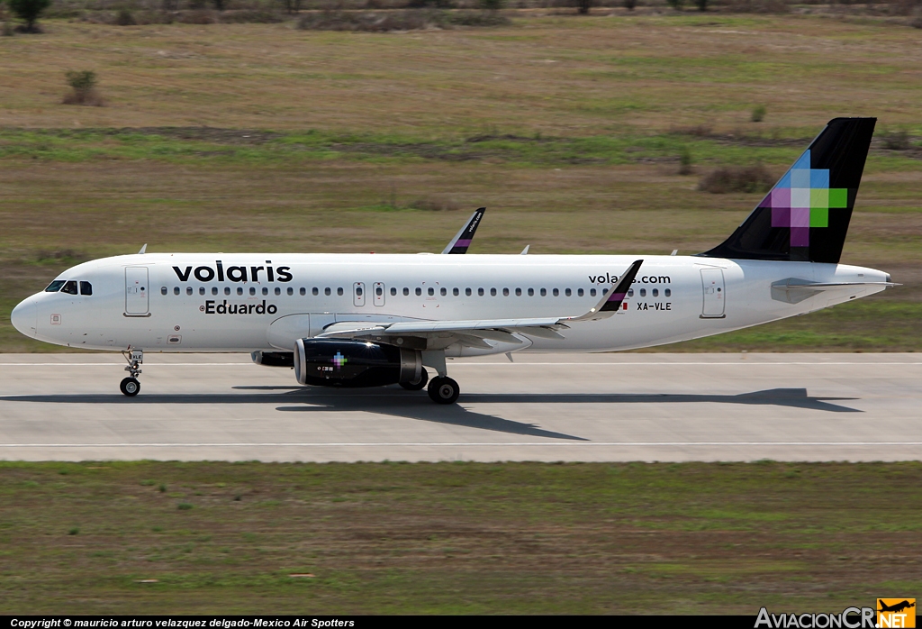 XA-VLE - Airbus A320-233 - Volaris