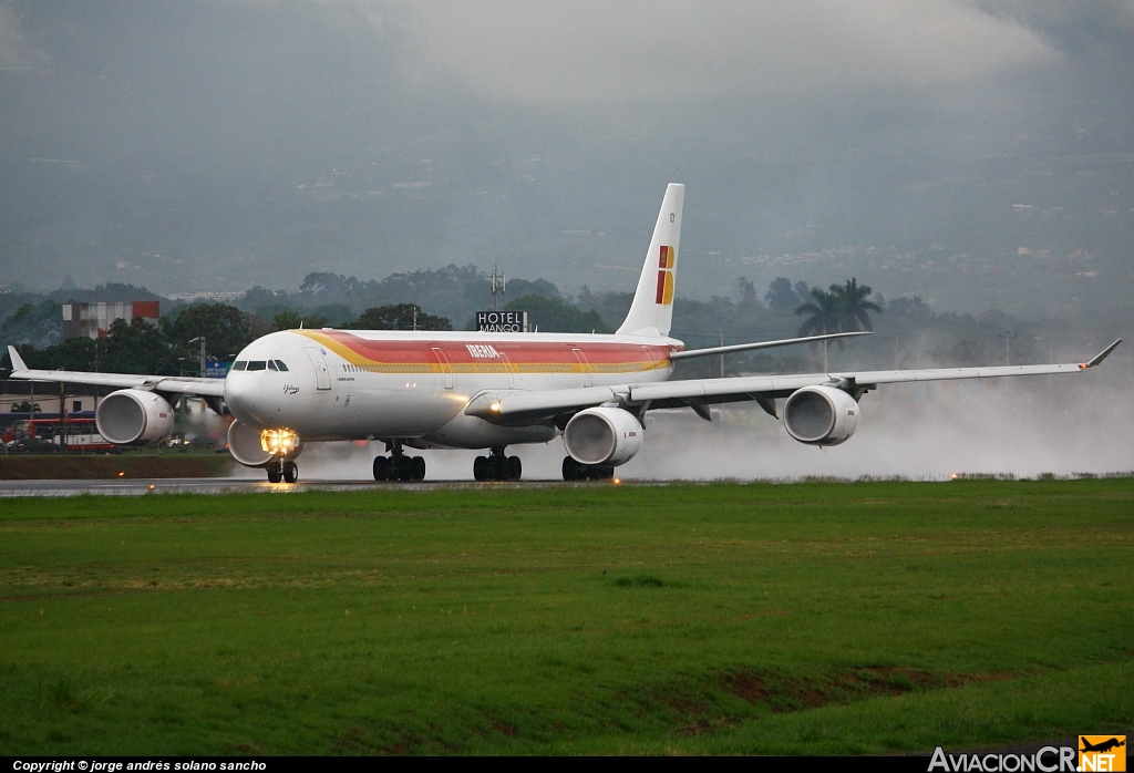 EC-IZY - Airbus A340-642 - Iberia