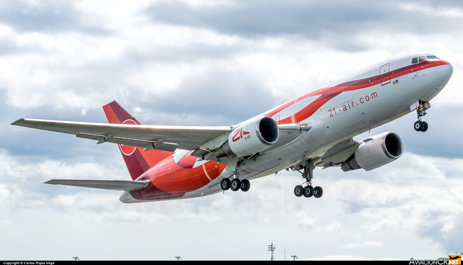 N881YV - Boeing 767-241/ER - 21 Air (Dynamic Airways)