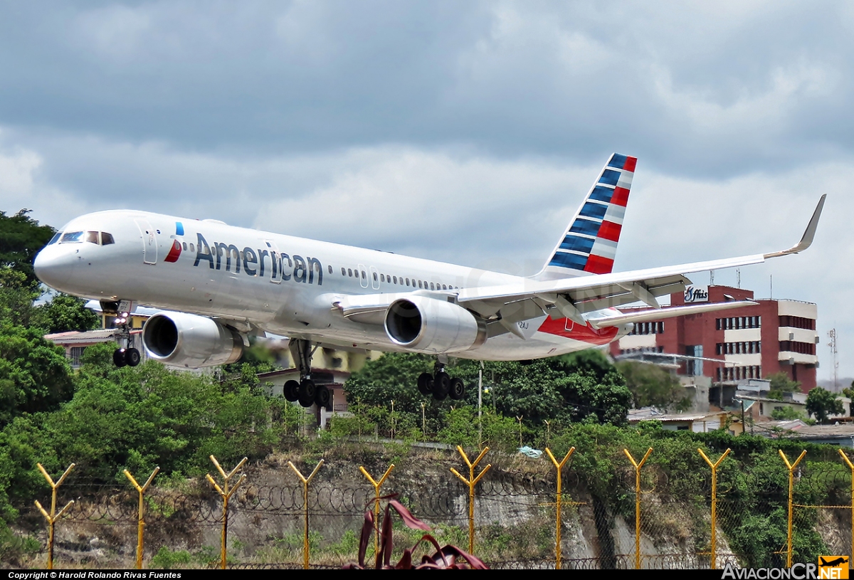 N172AJ - Boeing 757-223 - American Airlines