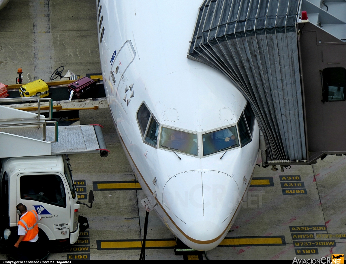 N37274 - Boeing 737-824 - United Airlines