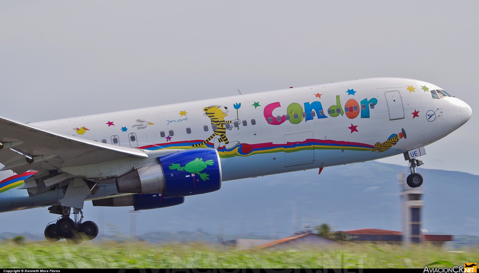 D-ABUE - Boeing 767-330/ER - Condor