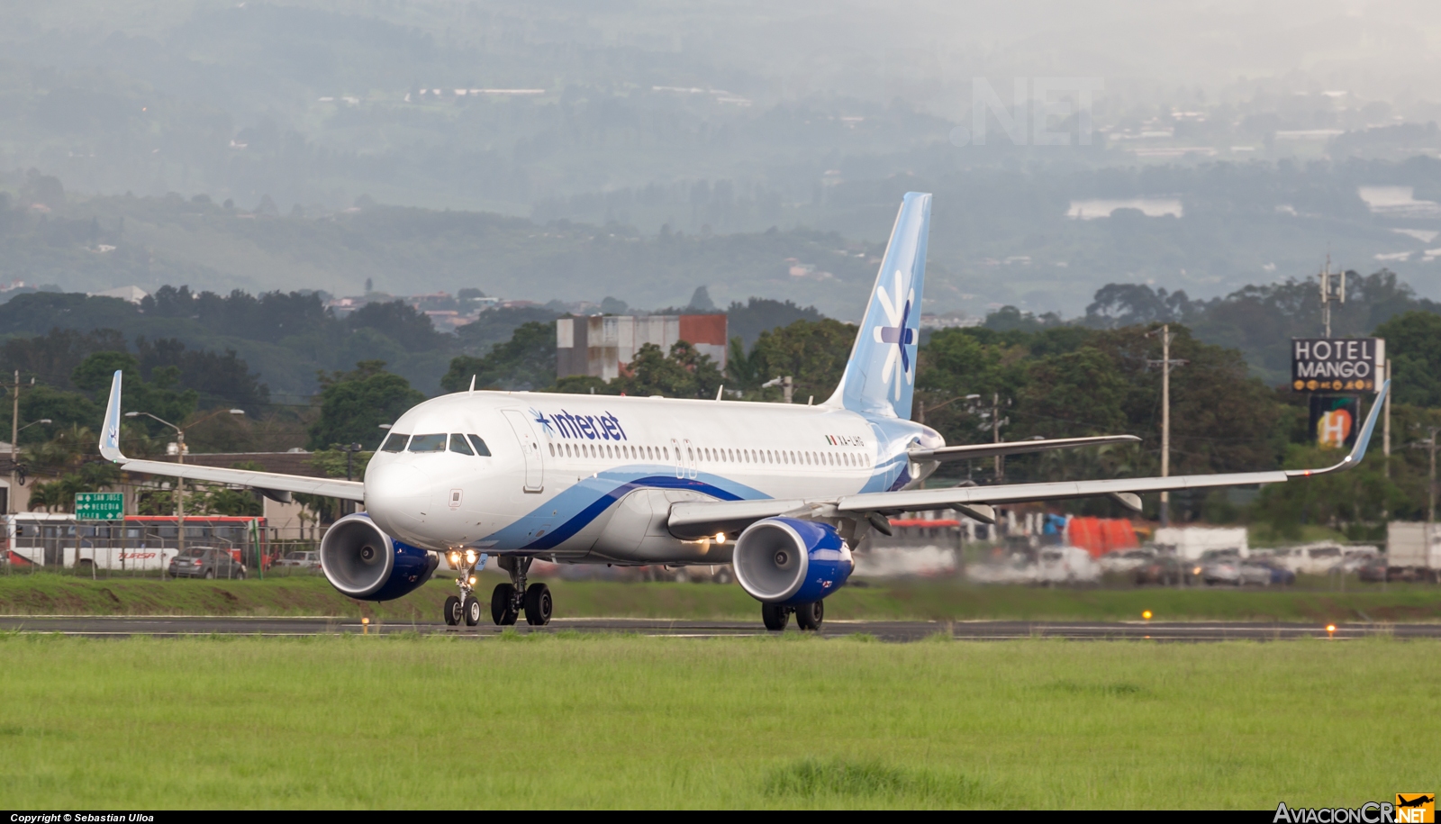 XA-LHG - Airbus A320-214 - Interjet