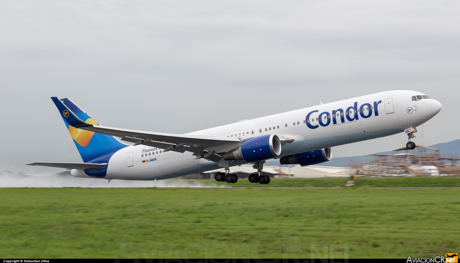 D-ABUK - Boeing 767-343/ER - Condor
