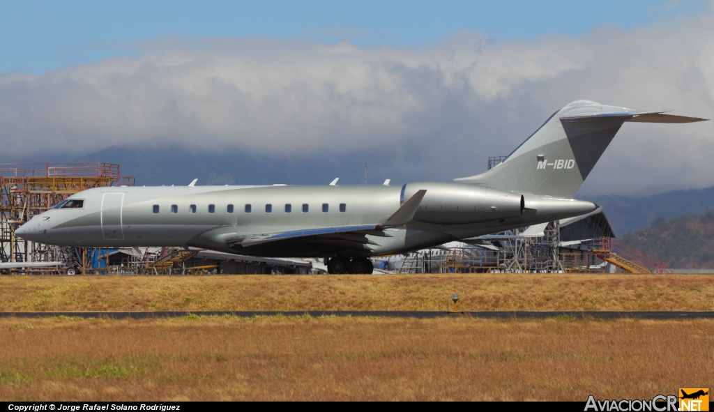 M-IBID - Bombardier BD-700-1A11 Global 5000 - Privado