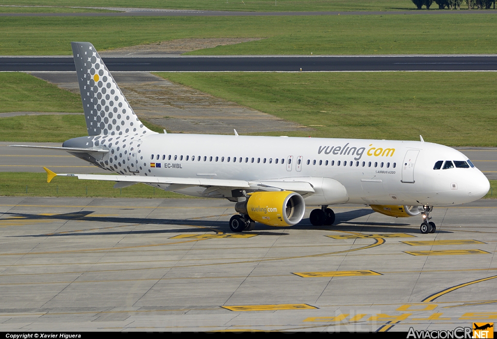 EC-MBL - Airbus A320-214 - Vueling