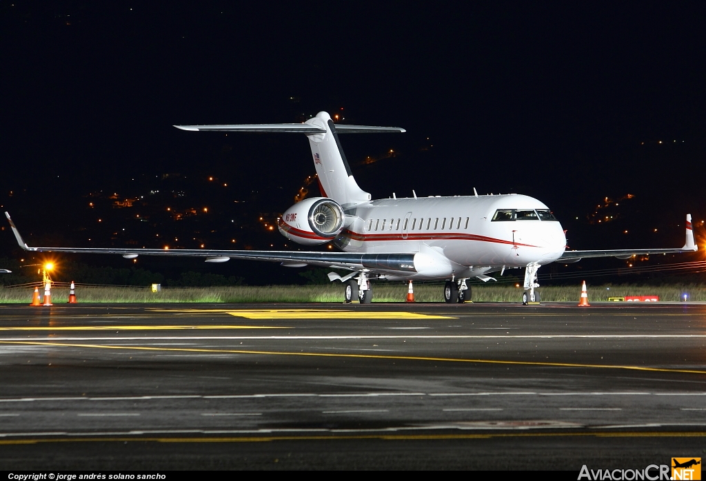 N613WF - Bombardier BD-700-1A10 Global Express - Privado