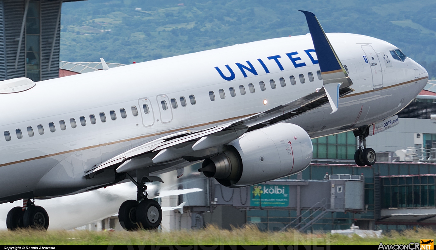 N87513 - Boeing 737-824 - United Airlines