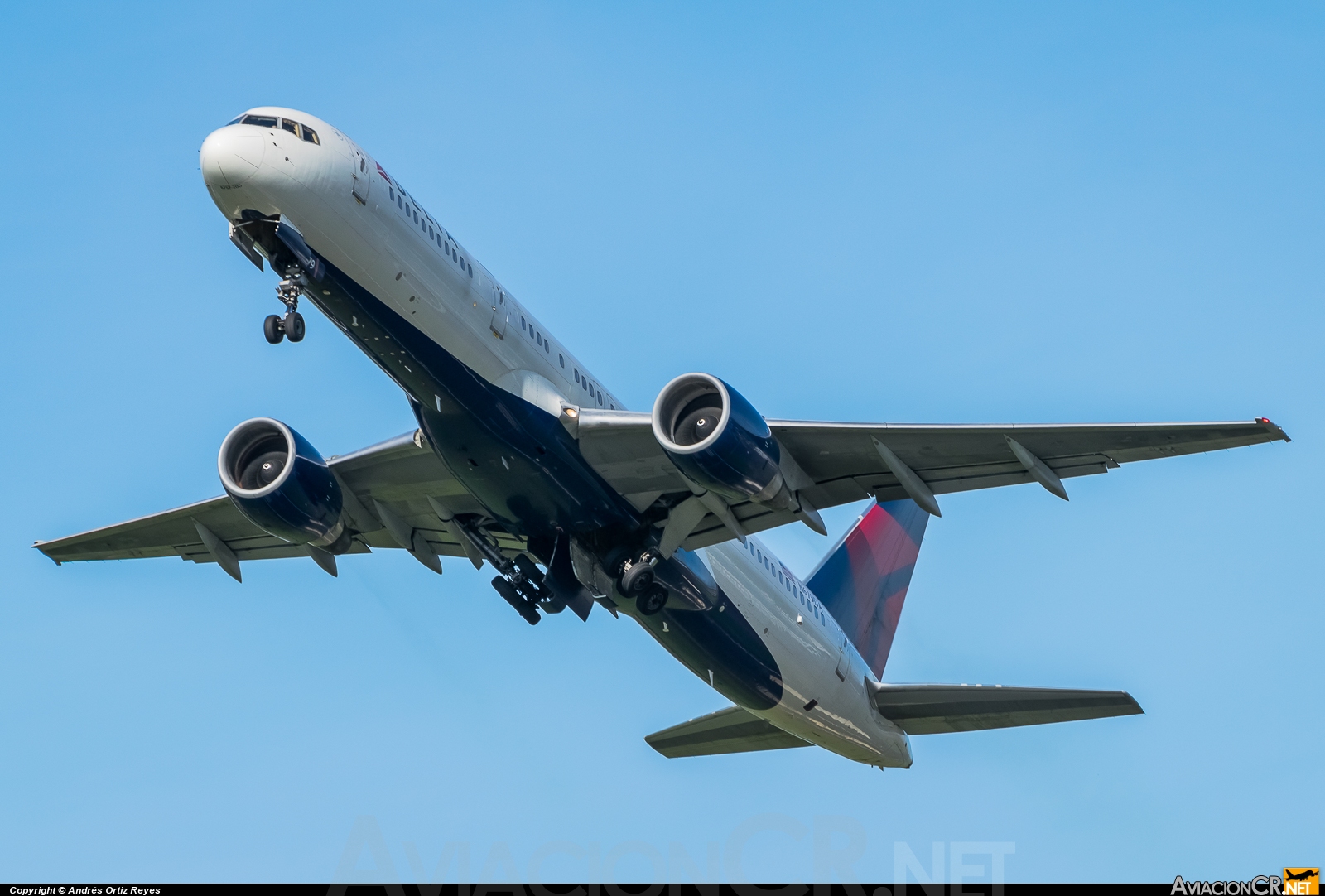 N679DA - Boeing 757-232 - Delta Air Lines