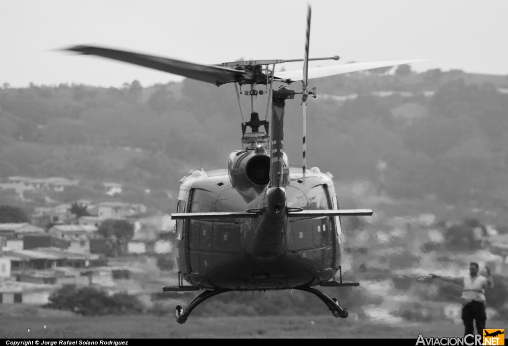 TI-AZM - Bell 205 - Aerodiva