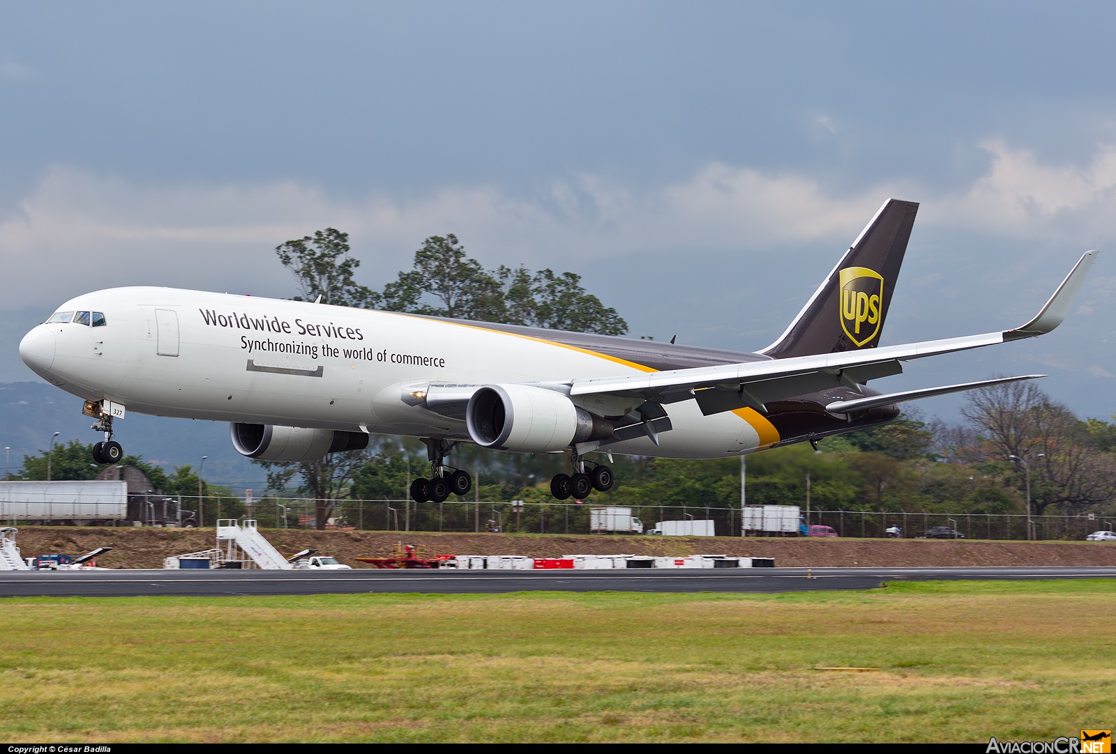N327UP - Boeing 767-300F - UPS - United Parcel Service