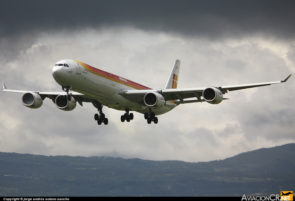 EC-IOB - Airbus A340-642 - Iberia