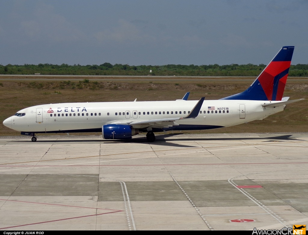 N3751B - Boeing 737-832 - Delta Airlines