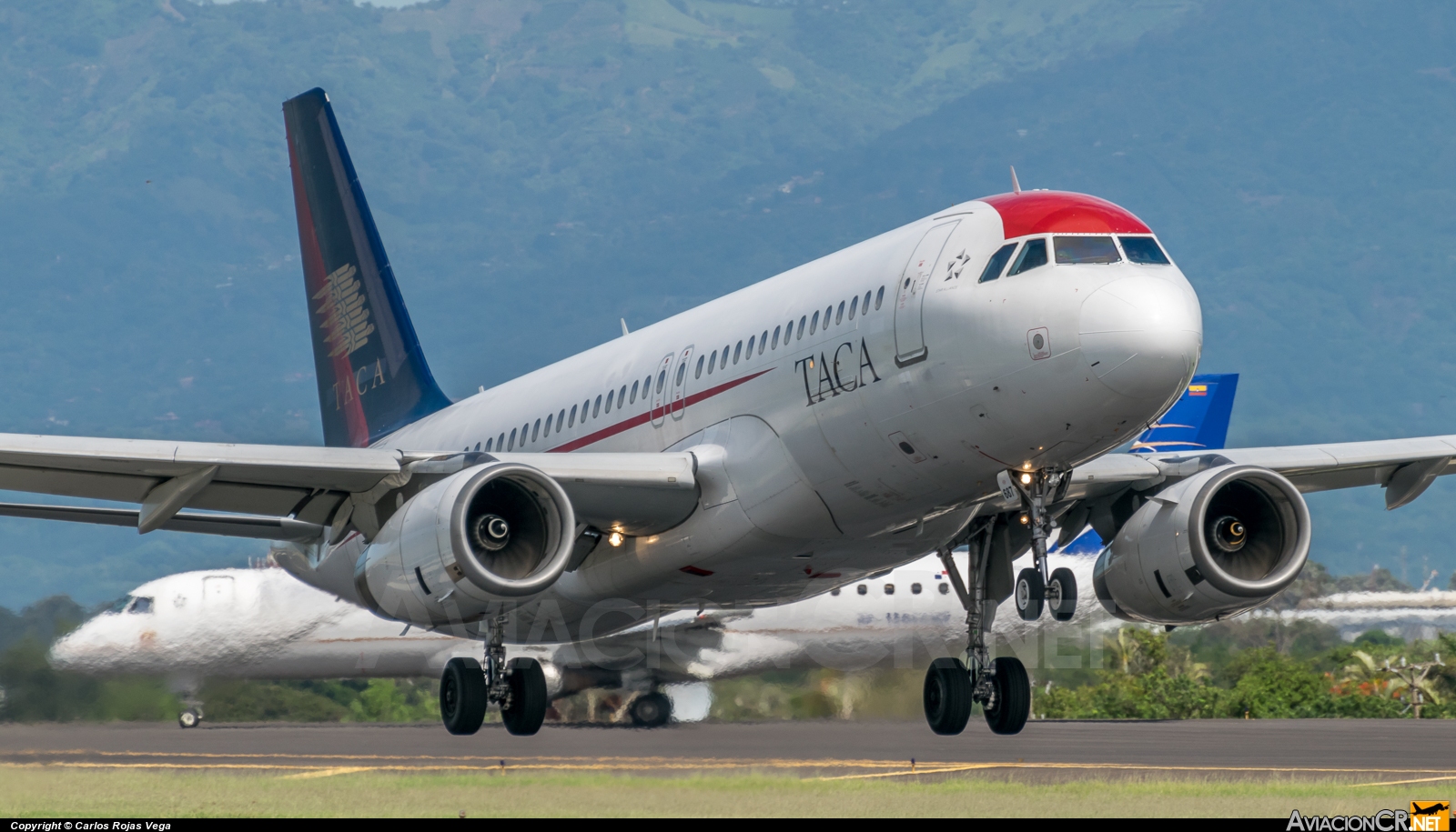 N687TA - Airbus A320-233 - TACA