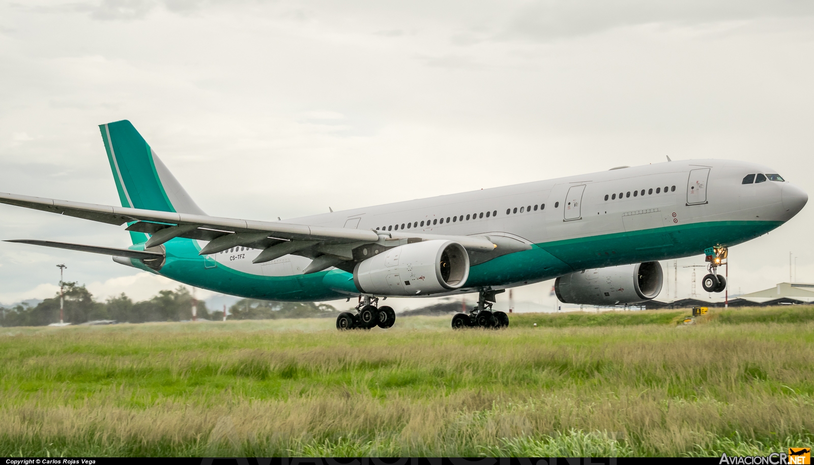 CS-TFZ - Airbus A330-243 - HiFly