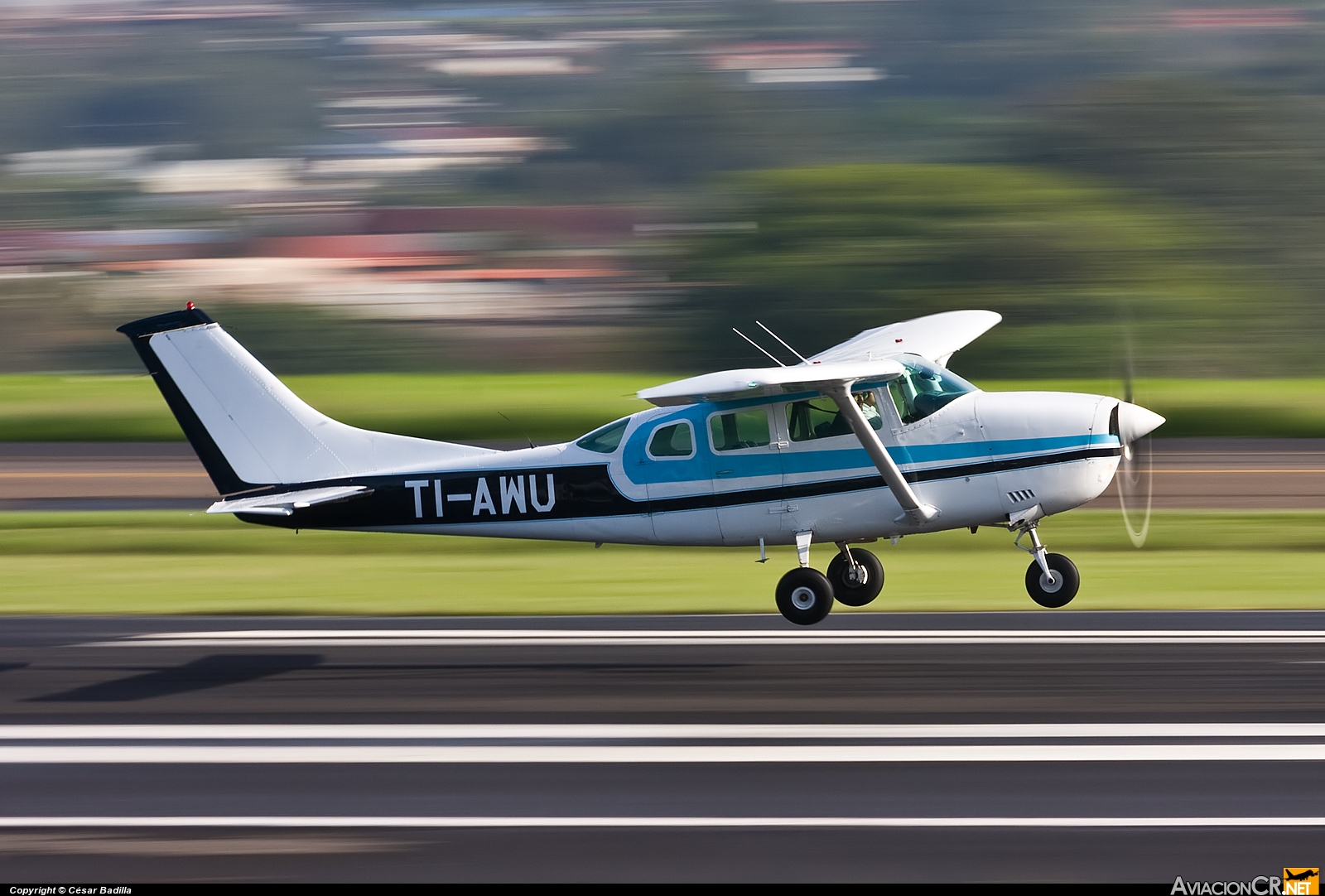 TI-AWU - Cessna U206F Stationair - Privado