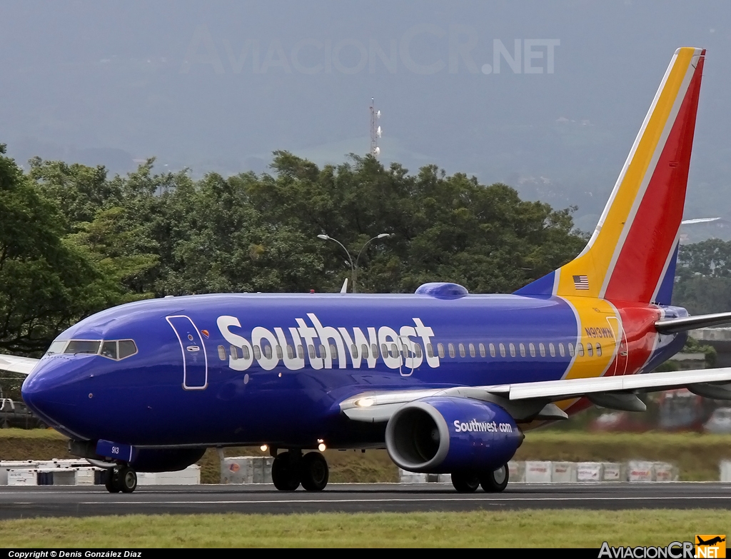 N913WN - Boeing 737-7H4 - Southwest Airlines