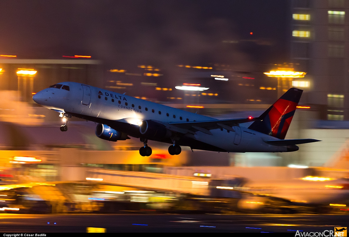 N802NN - Boeing 737-823 - American Airlines