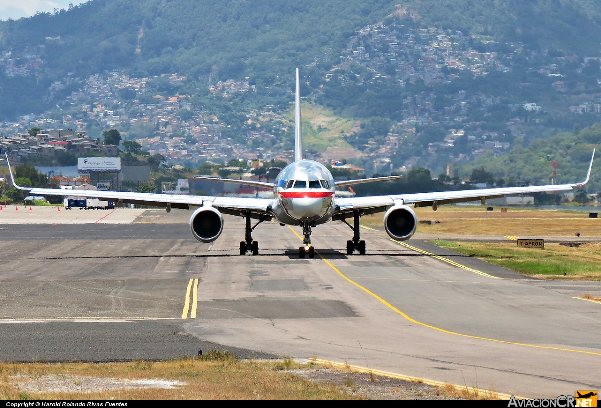 N686TA - Airbus A320-214 - Avianca