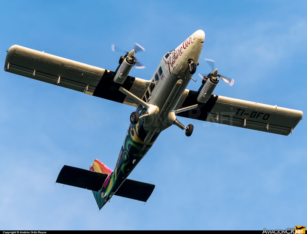 TI-BFO - De Havilland Canada DHC-6-300 Twin Otter/VistaLiner - Nature Air