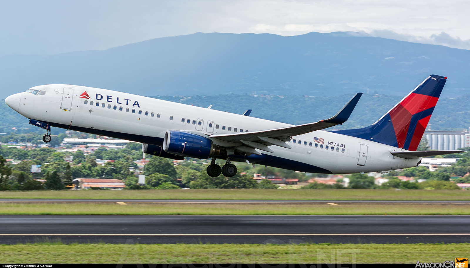 N3743H - Boeing 737-832 - Delta Airlines