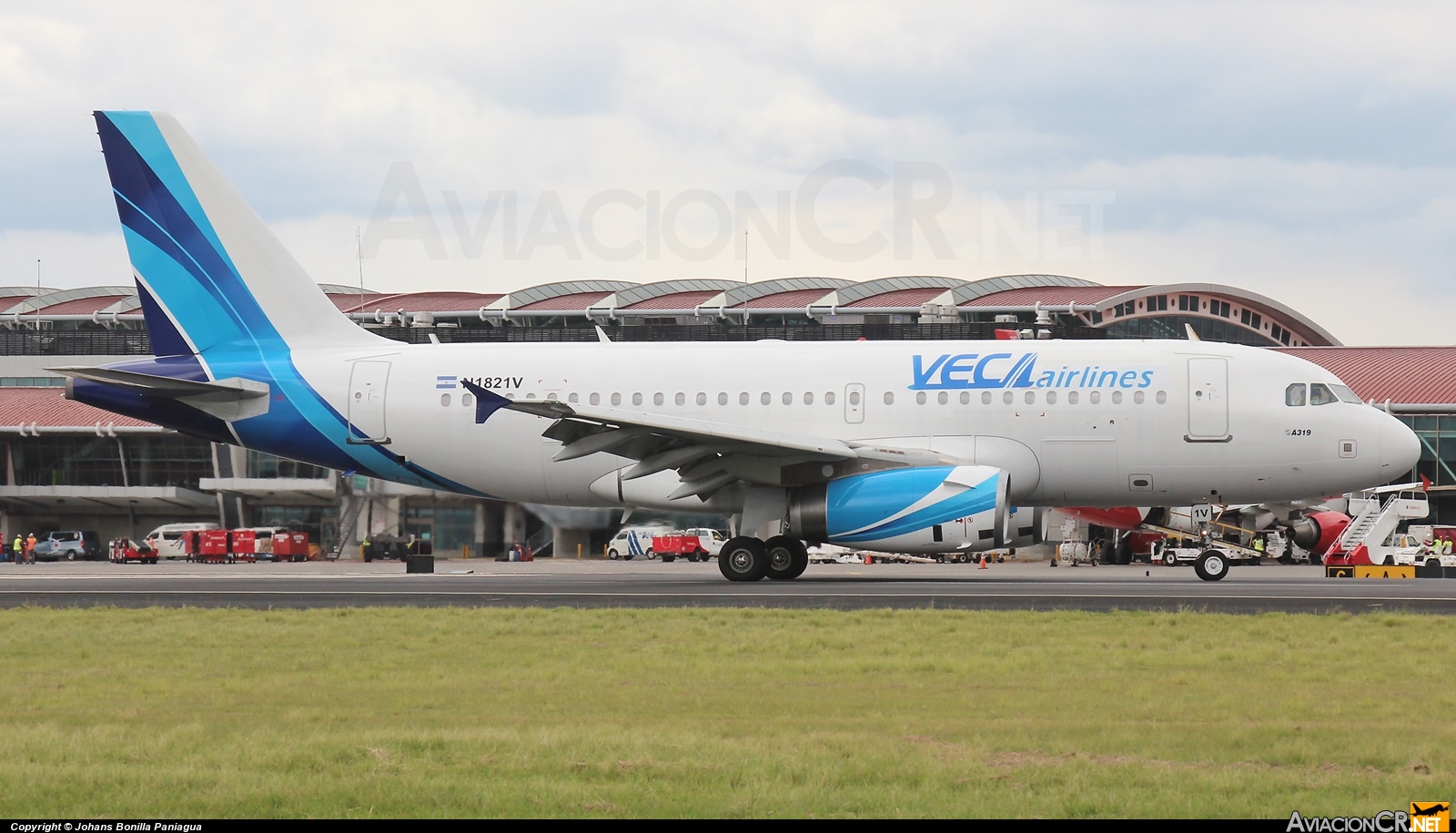 N1821V - Airbus A319-132 - VECA