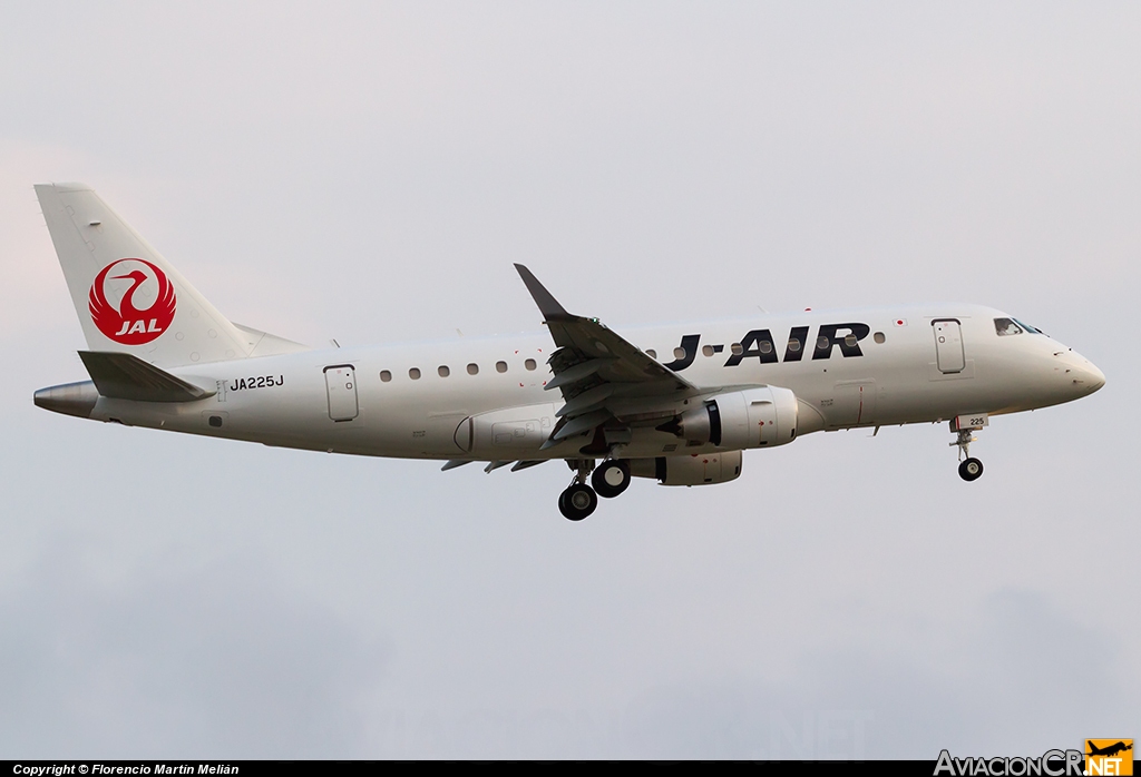 JA225J - Embraer ERJ-170-100ST - Japan Airlines (JAL)
