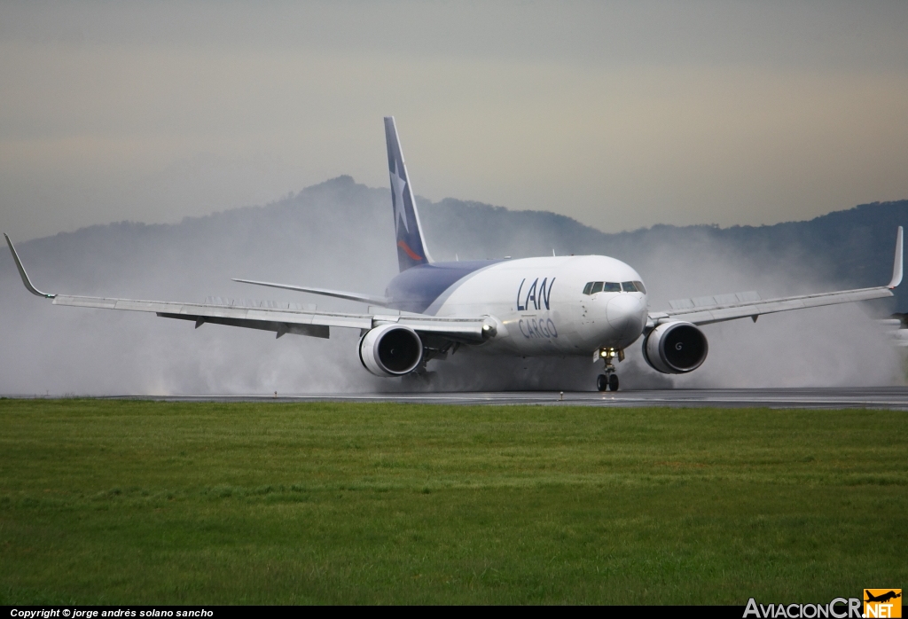 CC-CZZ - Boeing 767-316F(ER) - LAN Cargo