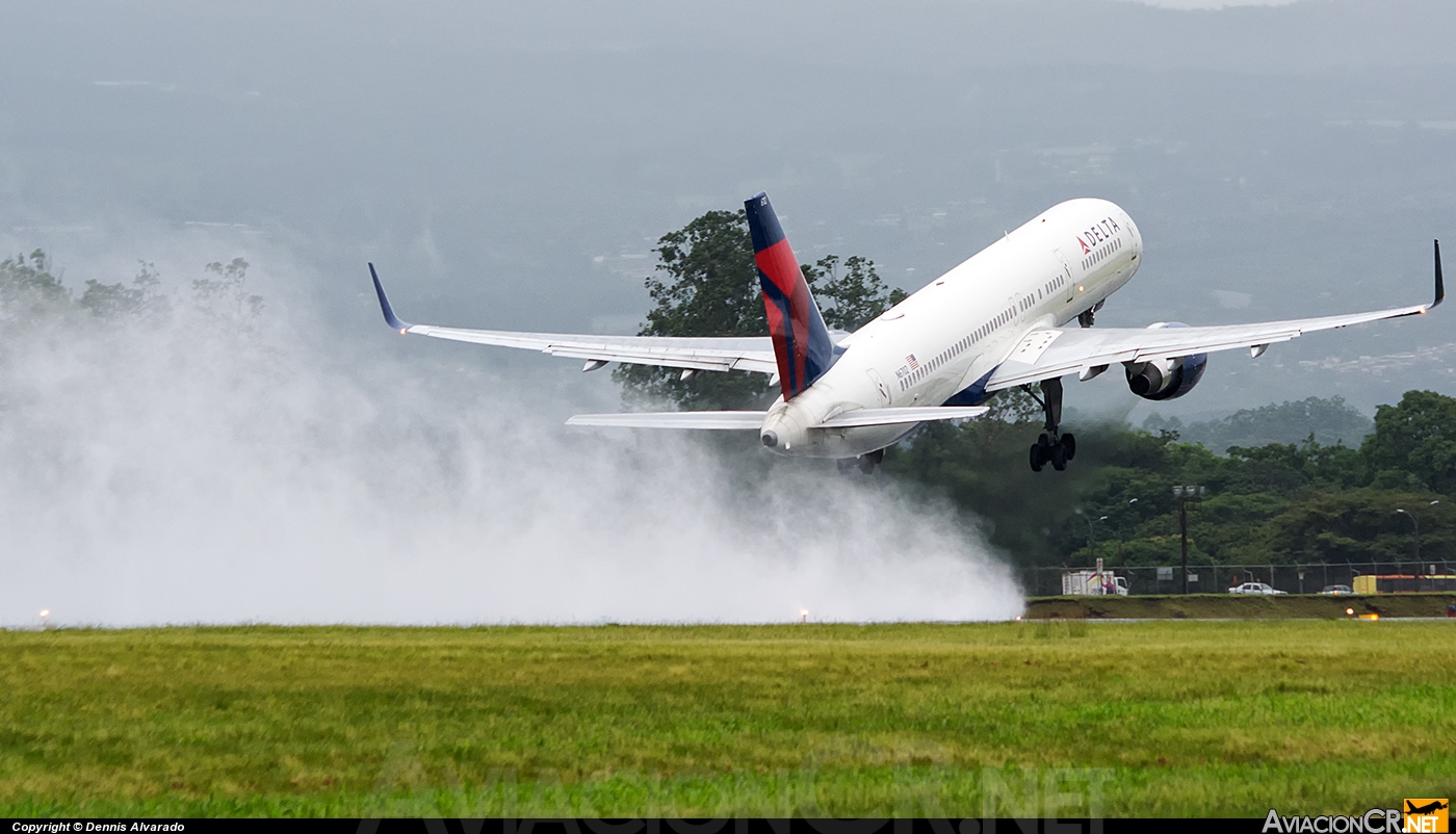 N6702 - Boeing 757-232 - Delta Air Lines